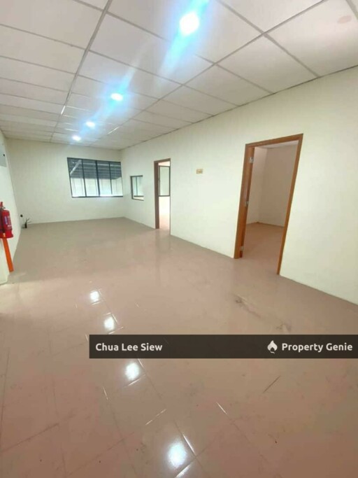 🔥Price Reduced RM1000🔥 ‼️ For Rent ‼️ 😍Corner Factory, Only 10k😍 📍Taman Universiti @ 🏭 Semi-D Corner Lot Factory