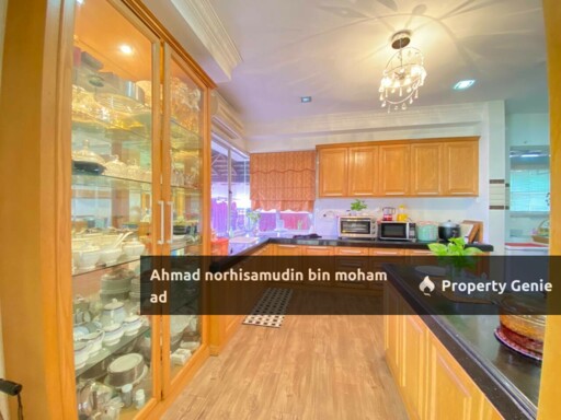 [CORNER LOT] 3 Storey Semi-Detached House, Laman Seri, Seksyen 13 Shah Alam.