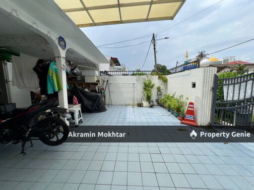 FREEHOLD & RENOVATED | 1.5-STOREY TERRACE END LOT TAMAN SRI MELATI, BATU CAVES