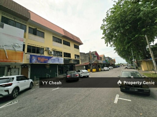 pasir puteh ground floor shop for rent - facing main road, high traffic