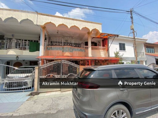 Fully Renovated | Double Storey Semi- D  Jalan Siakap Seksyen 17 Shah Alam .