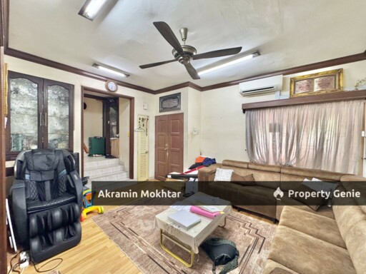 Facing Open & Partially Furnished | Double Storey Jalan Platinum Seksyen 7, Shah Alam