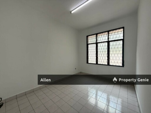 Bukit Kempas – Spacious 4BR Semi-D with Massive Land Area