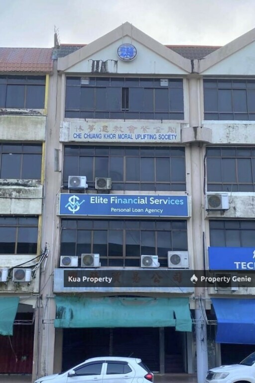 Ground Floor Intermediate Shoplot For Rent! Located at the Main Bazaar Limbang Town