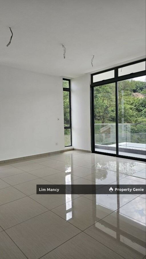 Horizon Hills @Kingswood Three Storey Cluster Corner