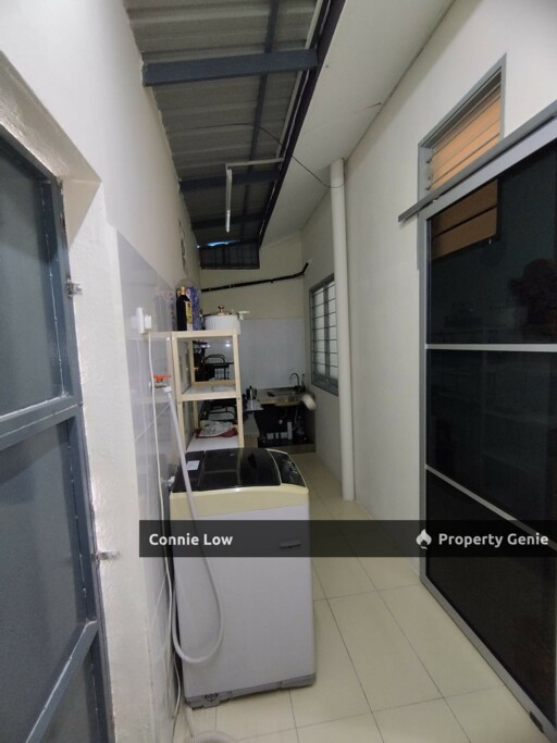 FULL LOAN Move in Condition Free Partial Furnished 1.5 Storey House Ipoh Pengkalan Barat