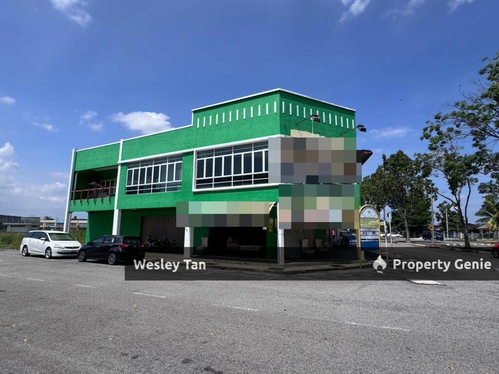 Bukit Piatu Mutiara Semabok 2 Storey Corner Shoplot Facing Main Road For Rent
