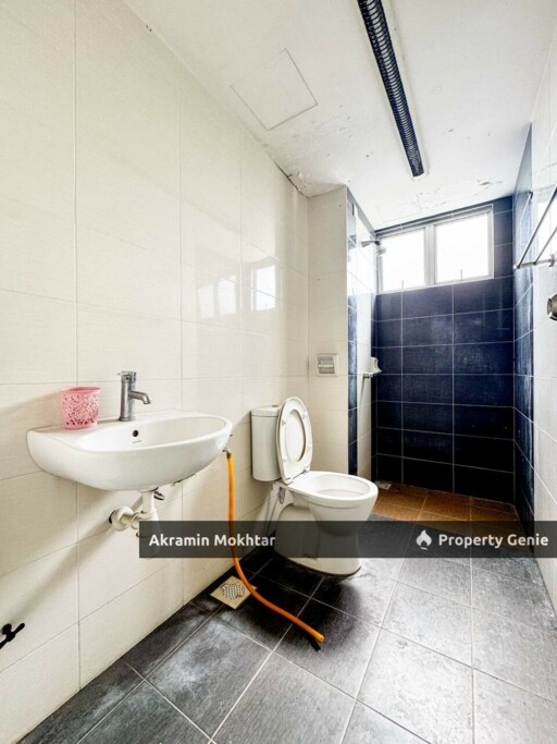 Corner Unit & 1 Parking | Mutiara Anggerik Apartment Seksyen 15, Shah Alam