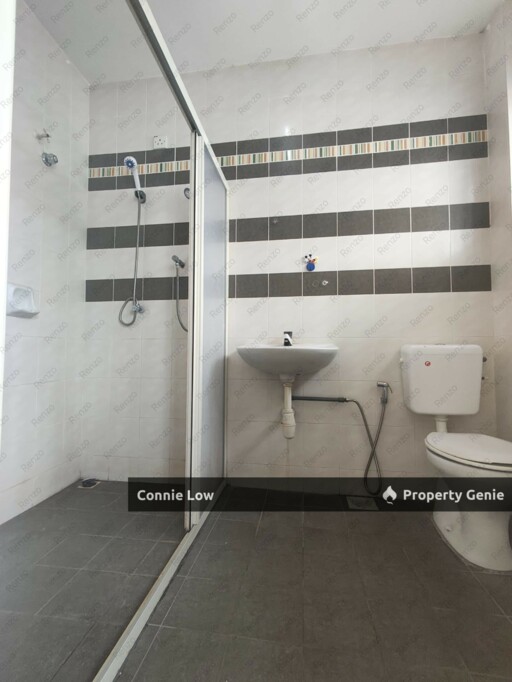 Below Market Value Guarded Pengkalan Tiara Lake Good Condition Double Storey Terrace House