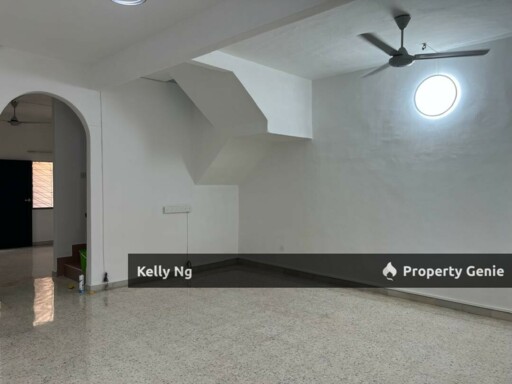 Double Sty House At Taman Klang Utama For Rent