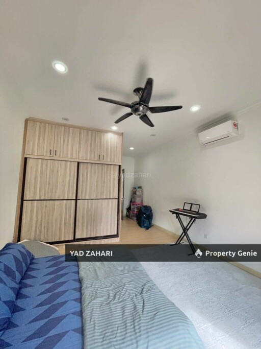 Semi-furnished Double Storey Zero Lot Bungalow Next to the Natural Lake, Perdana Heights