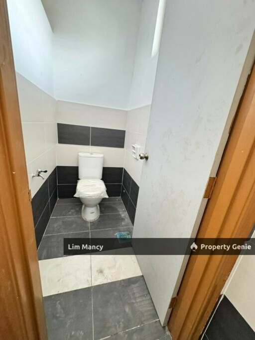 Tiong Nam Silc Gelang Patah Semi Detached Medium Industrial For Sale
