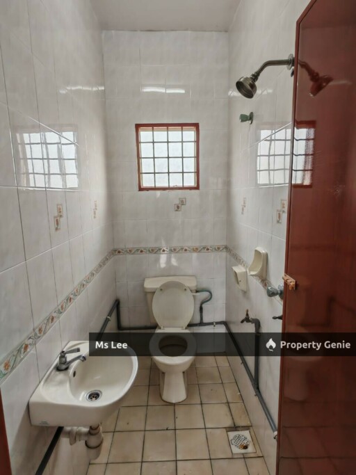 Sanjung Apartment @ Taman Seri Taming, Batu 9, Cheras-Blok Sanjung Tingkat 4 top floor-Ready Now