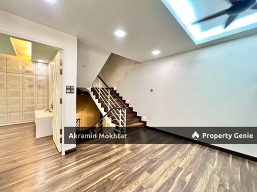 An Exclusive Three Storey Semi Detached House, Seksyen 13, Shah Alam For Sale