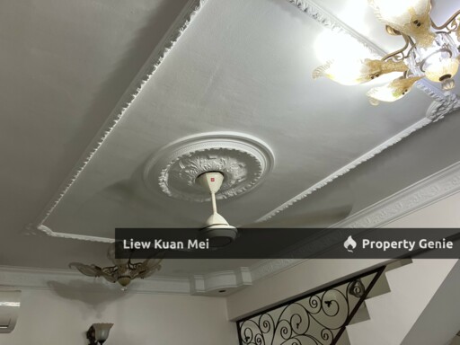 Well Renovated Fully Extended 2 Storey Terrace @Taman Kelana Indah, SS7 Kelana Jaya. Close to amenities & easy access to Highways. Short distance to Paradigm Mall. Call Ms Liew 019-2399825 for viewing