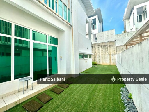 Three Storey Semi D Clover Garden Residence Cyberjaya
