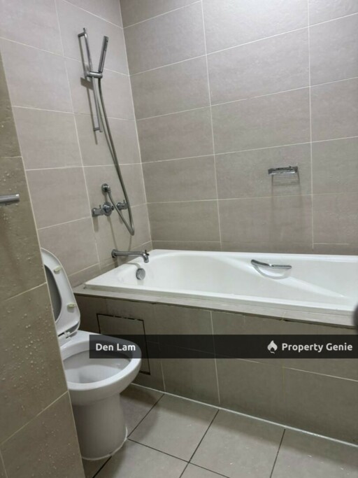 K fesidence KLCC Below Value Nice unit For sale !!