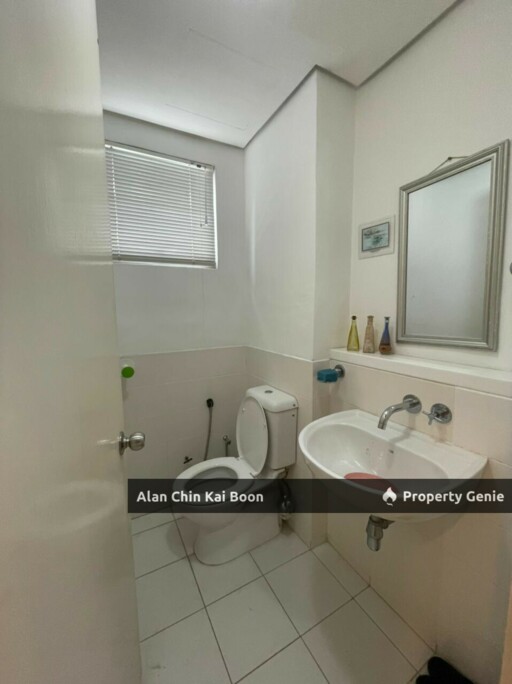 One Jelatek Residence Fully Furnished Condominium  with 2 Car Park Walking Distance to LRT Station