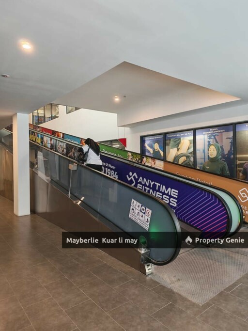 Gardens Square Coner Shop For Rent
