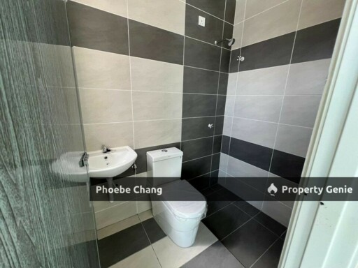 BANYAN KAYANGAN IPOH DOUBLE STOREY TERRACE HOUSE FOR SALE