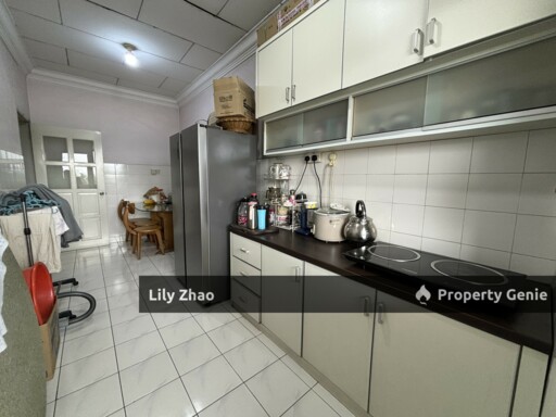 Taman Satria Apartment 3rd Floor for Sale, 3Bed 2Bath, Corner Lot, Fully Furnished, Menggatal, Kota Kinabalu.
