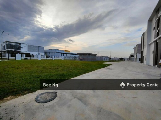 Eco Business Park 2 / Senai / Corner Lot / Semi D Factory / Medium Industrial Factory