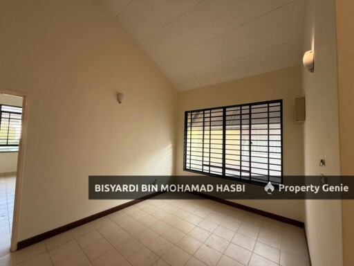 New Painted End  Lot, Double Storey House, Jalan Jeriji (Greenlane) Bukit Jelutong, Shah Alam.