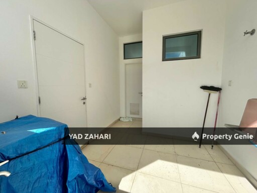 Huge Extra Land Corner Lot Double Storey Terrace House, Hijayu 2 Resort Homes, Bandar Sri Sendayan