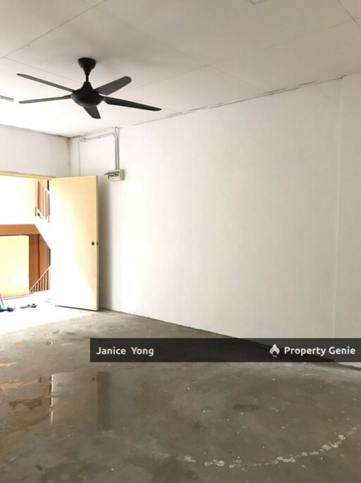 Flat @ Taman Mount Austin