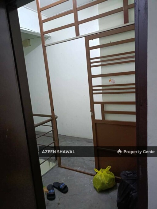 FLAT  BLOK L JALAN E/J TAMAN EHSAN JAYA 81100 JOHOR BAHRU