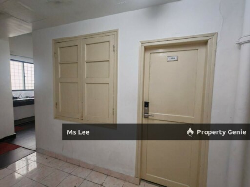 Room 106 RM 650 @ 2 Storey Shop Hotel,Chow Kit -near LRT/HKL/IJN -Ready Now