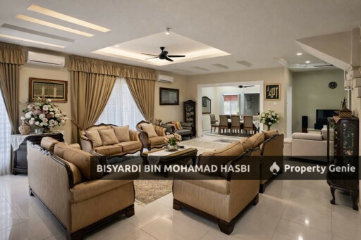 "Fully Renovated - Walking Distance to Surau Jumaat Ar-Raudhah" Double Storey Semi Detached House Taman Impian Makmur, Saujana Impian, Kajang.