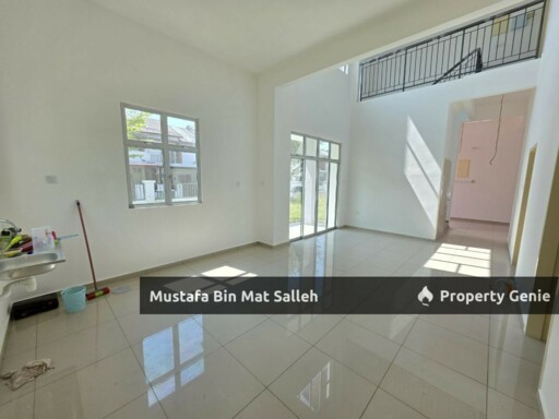[Corner Unit] Koyak Plastik, Taman Serai Wangi