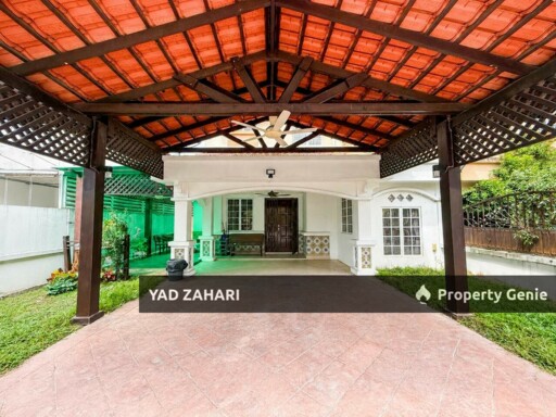 D'Kayangan, Seksyen 30, Shah Alam | 2.5 Storey Semi D Cluster 6 Bedrooms | RM1.39M - Fully Reno, Gated Guarded and Extended Front Side