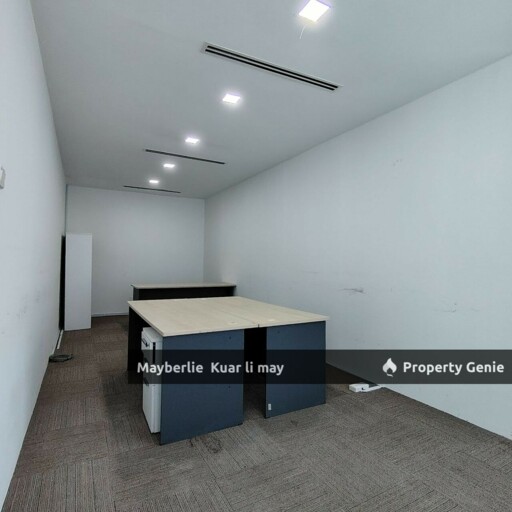 Empire City Tower H Office with Partition 4000sqft