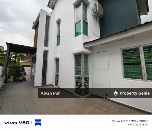 Freehold Double Storey Endlot With Fully Furnished