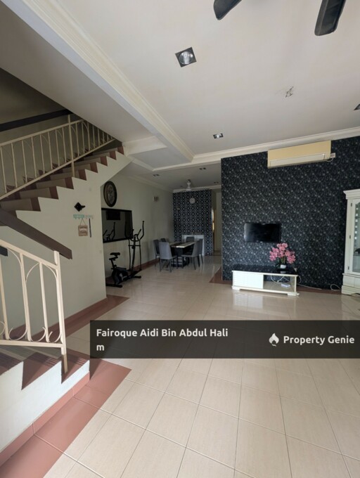 2 Storey Terrace House, Endlot Property with Extra Land