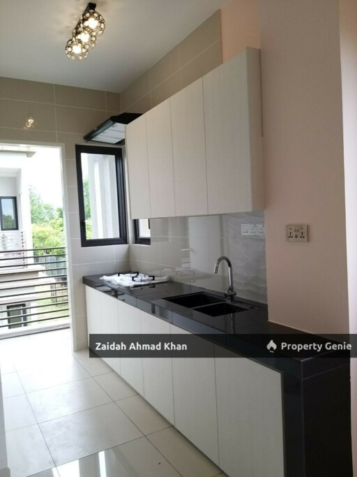 Triple Storey N'Dira Townhouse 16 Sierra Puchong Corner Fully Furnished