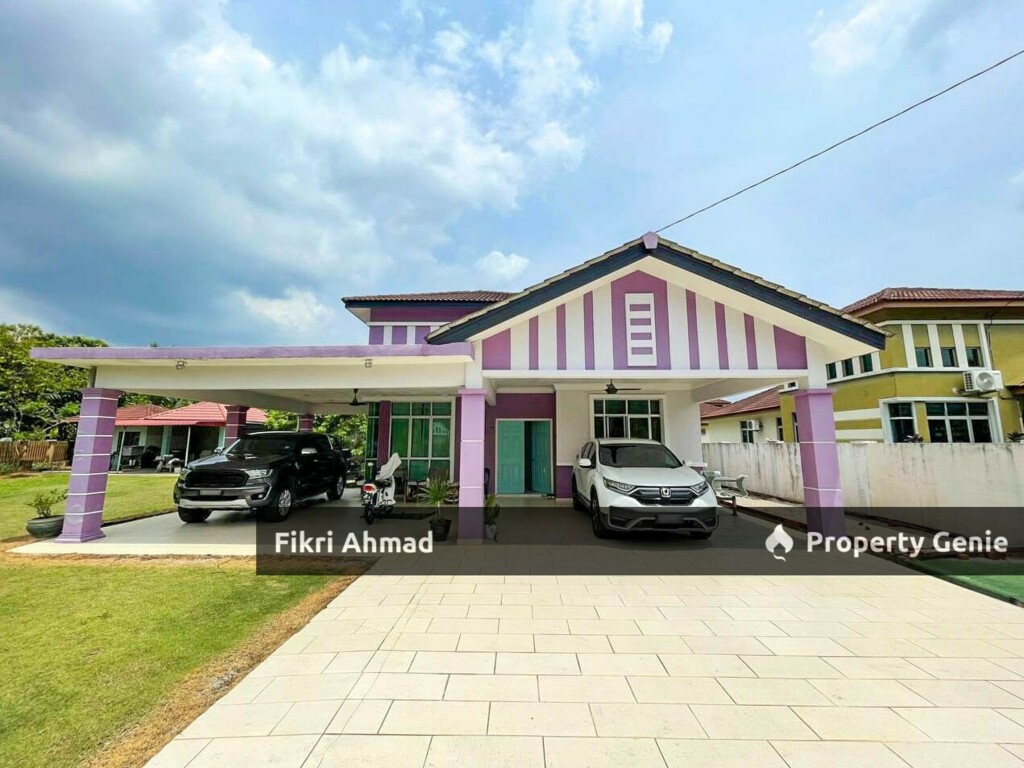 FOR SALE: (Corner lot + Extra Land) Banglo Setingkat Taman Krubong Perdana Krubong