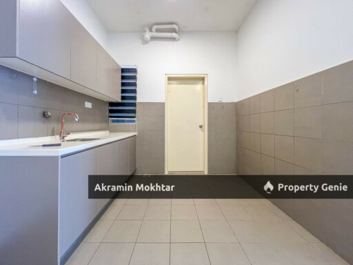 Freehold & 1 Parking | Lakefront Homes Condominium, Cyberjaya