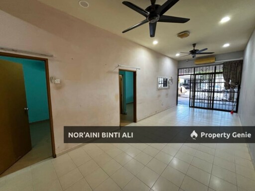 *RUMAH TERES SETINGKAT DI KG PADANG PERMAI, Kuantan, Pahang