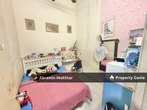 FREEHOLD, END LOT & RENOVATED - SINGLE STOREY TERRACE @ JALAN KEBUN, SEKSYEN 30