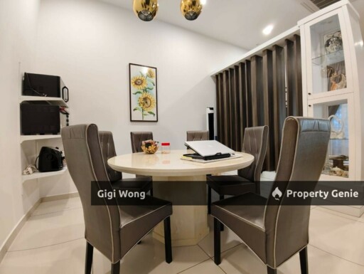 8 Residence Superlink 2.5 Terrace House