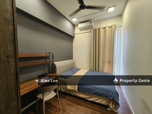 BIG size 1055 sqft with 3 bedrooms unit Opposite Velocity Mall to Sell Below Market Price with carpark