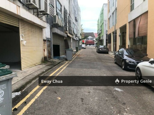 Taman Molek / Basement / Suitable for store