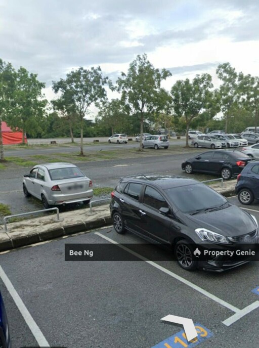 Taman Sutera Utama/Ground Floor Shop/facing Carpark