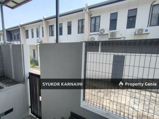 ELMINA GREEN 1 Jalan Casuarina