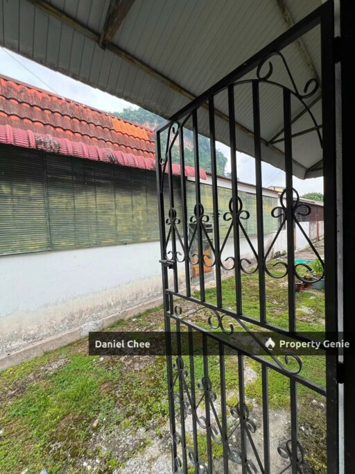 Near to Aeon Kinta City Renovated Terrace For Rent
