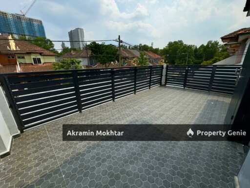 FULLY RENOVATED & FULLY FURNISHED | 2-STOREY TERRACE END LOT TAMAN PUCHONG UTAMA, PUCHONG