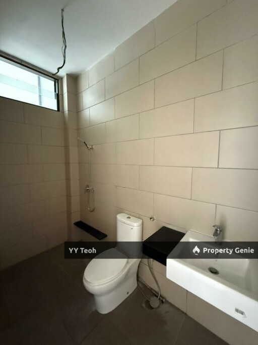 8 Residence Padang Temu 2.5 Storey Superlink